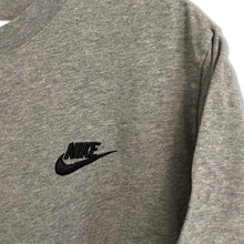 Charger l&#39;image dans la galerie, T-SHIRT NIKE GRIS BASIC S
