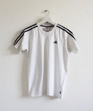 Charger l&#39;image dans la galerie, T-SHIRT ADIDAS BLANC LOGO BLEU MARINE  XXS
